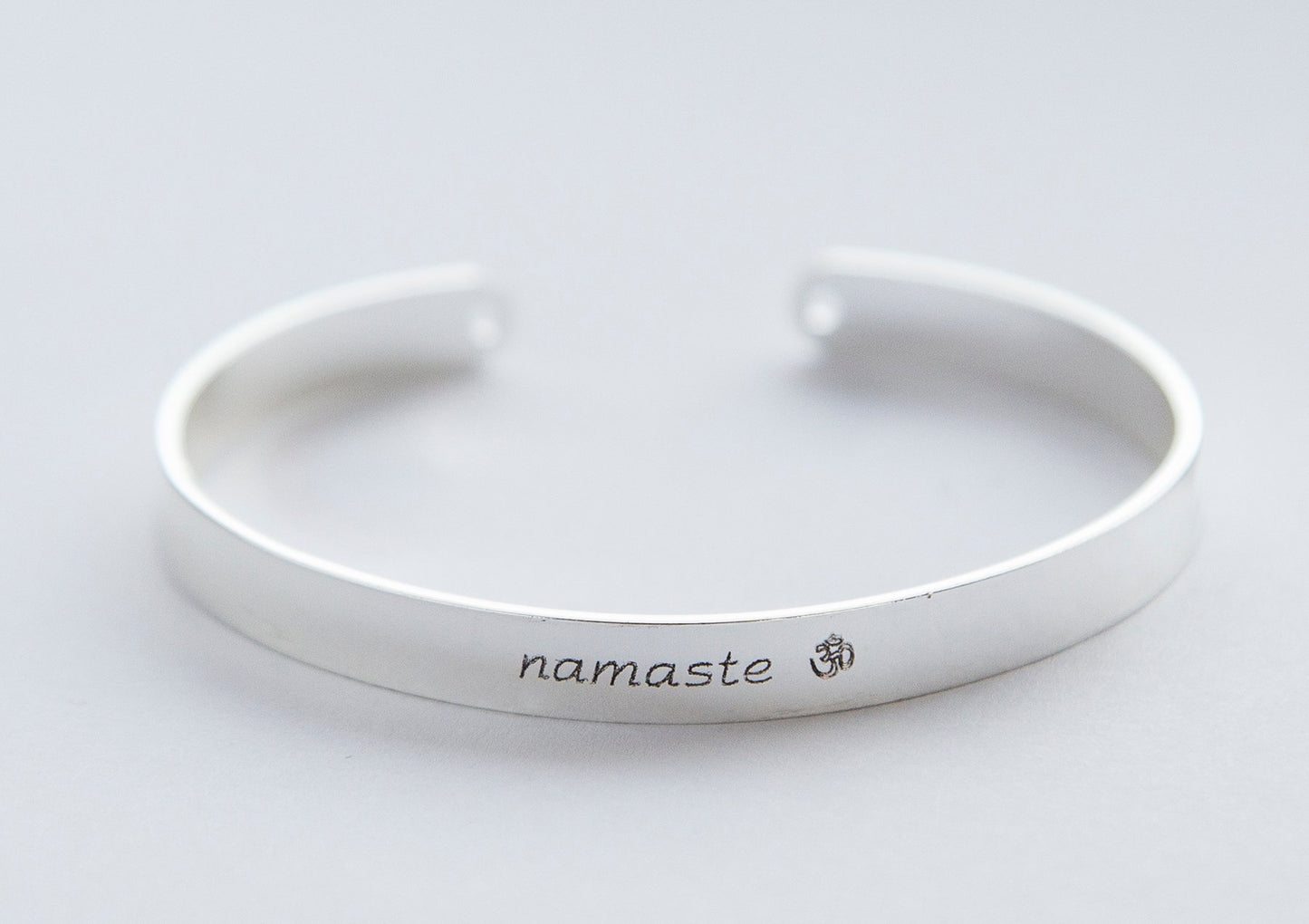 Namaste engraved bracelet : gold, rose gold or silver plating